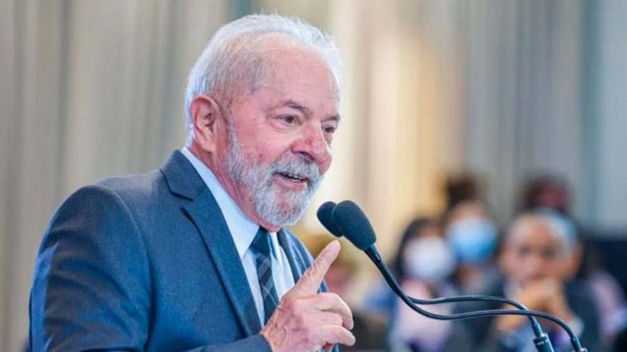 Governo prevê salário mínimo de R$ 1.717 em 2027