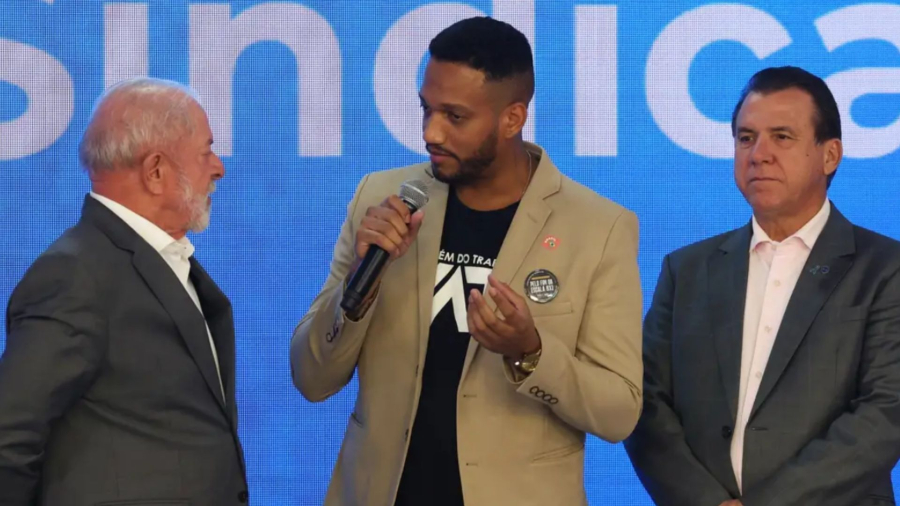 Lula pede mobilização a centrais sindicais para fim da escala 6x1