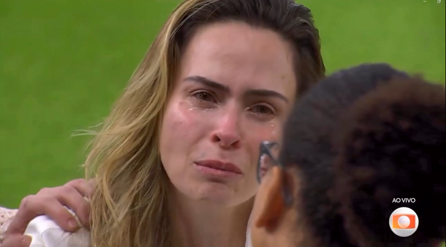 Xuxa presta apoio a Ana Paula após morte do pai