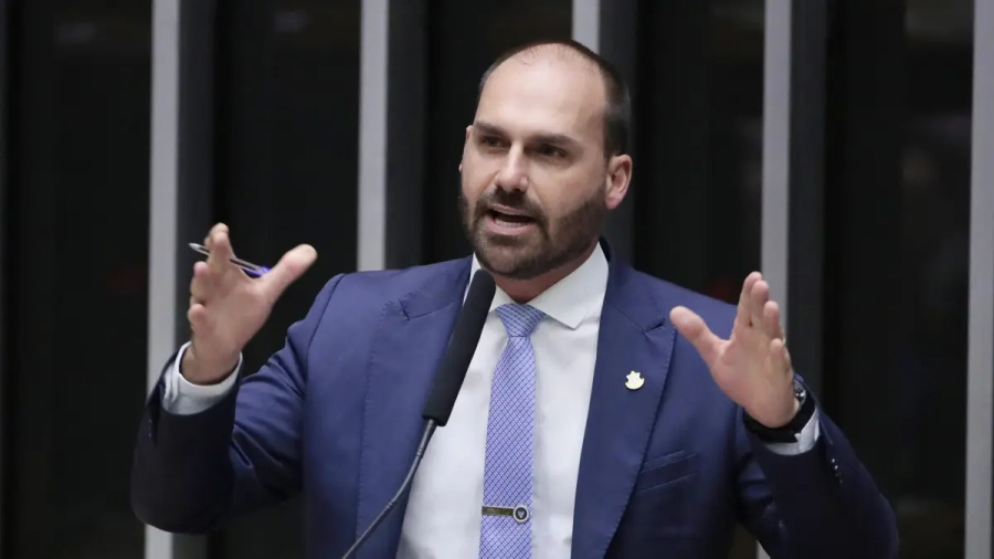 Eduardo Bolsonaro chama ministros do STF de 