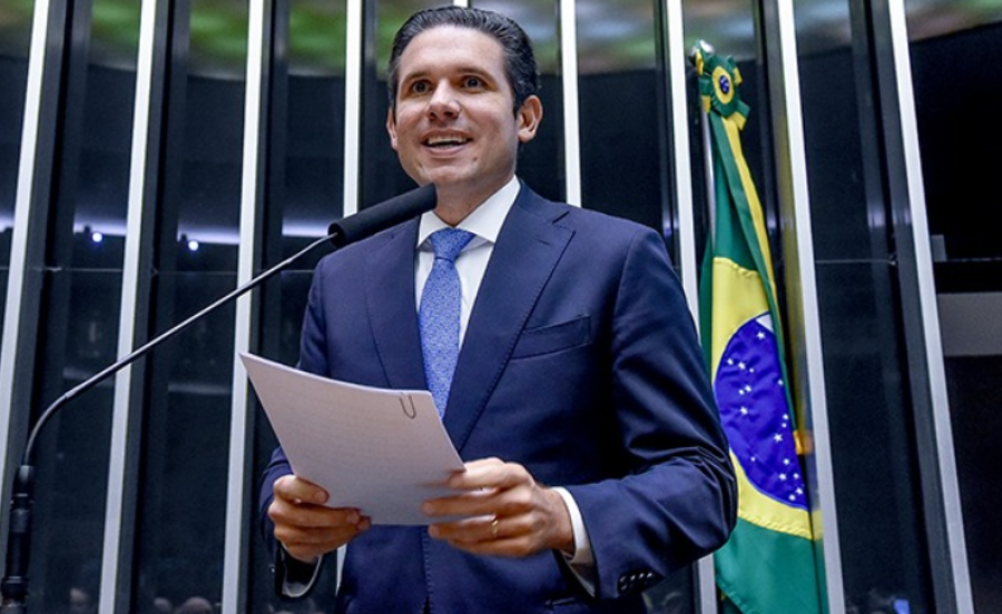 Hugo Motta anuncia comissão especial para debater PEC do fim da escala 6x1