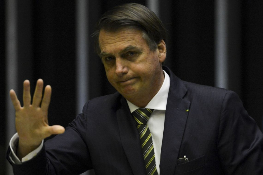 Michelle diz que Bolsonaro já movimenta os dedos após cirurgia