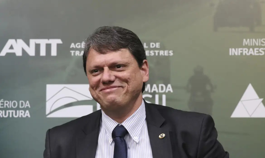 Antes da campanha eleitoral, Tarcísio entrega “pacote de bondade” para a região de Sorocaba