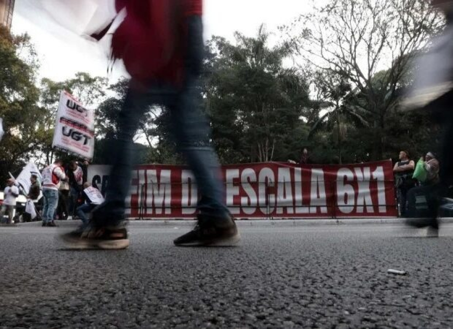 Empresário de restaurantes desiste da escala 5x2 após teste reduzir produtividade