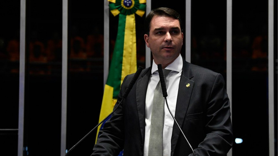 Flávio Bolsonaro confirma presença em Sorocaba durante pré-campanha de Guilherme Derrite