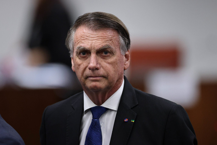 Defesa de Bolsonaro pede a Fachin, presidente do STF, anulação do caso da trama golpista