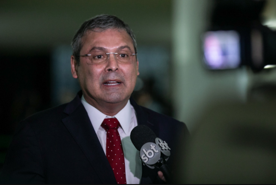 Lindbergh comemora decisão de Moraes sobre Lei da Dosimetria