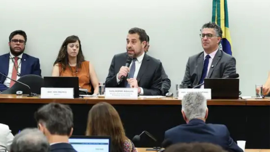 Boulos critica compensação a empresas pelo fim da escala 6x1
