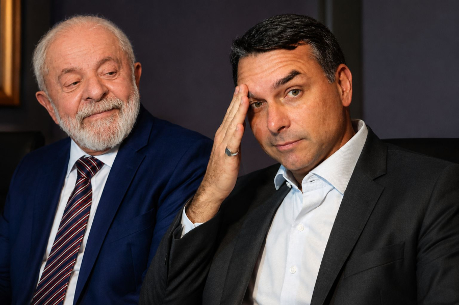 Flávio cai seis pontos e perde para Lula no 1º e no 2º turno, diz pesquisa