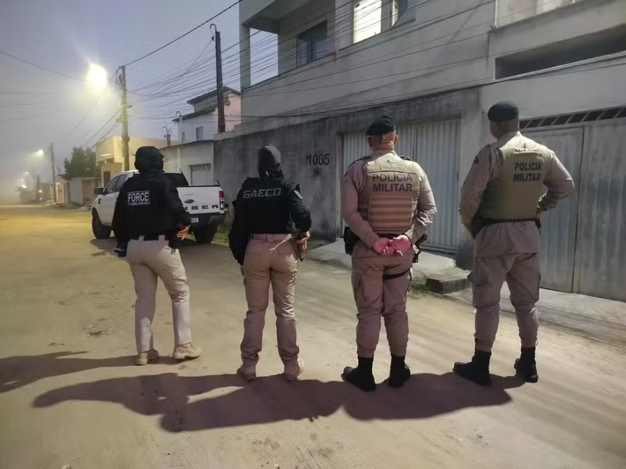 Quatro PMs são presos suspeitos pelo desaparecimento de dois jovens na BA