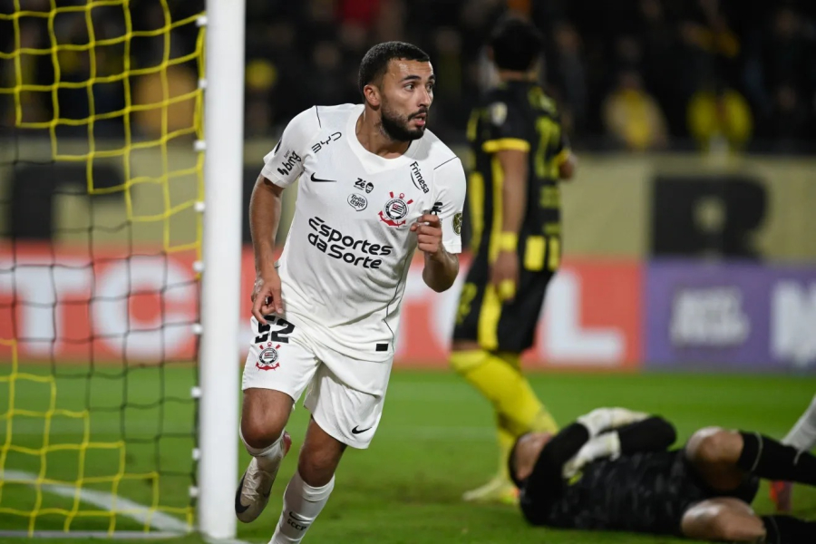 Corinthians arranca empate com Peñarol e garante 1º lugar do grupo na Libertadores
