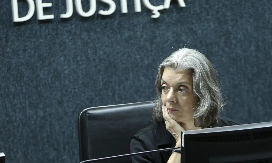 Cármen Lúcia vota por derrubar flexibilização da Lei da Ficha Limpa 