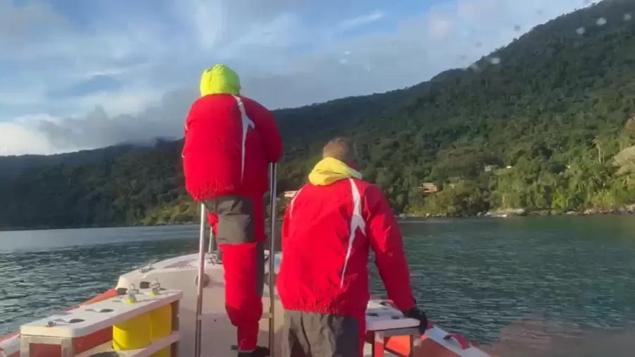 Casal desaparece após passeio de moto aquática em Ilhabela