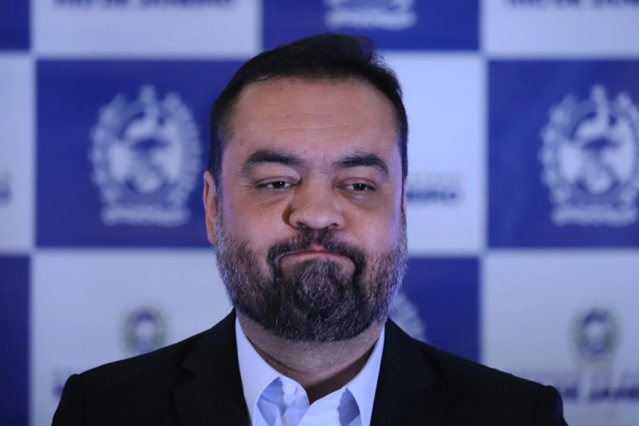 Cláudio Castro é alvo de operação contra aportes no Banco Master no RJ