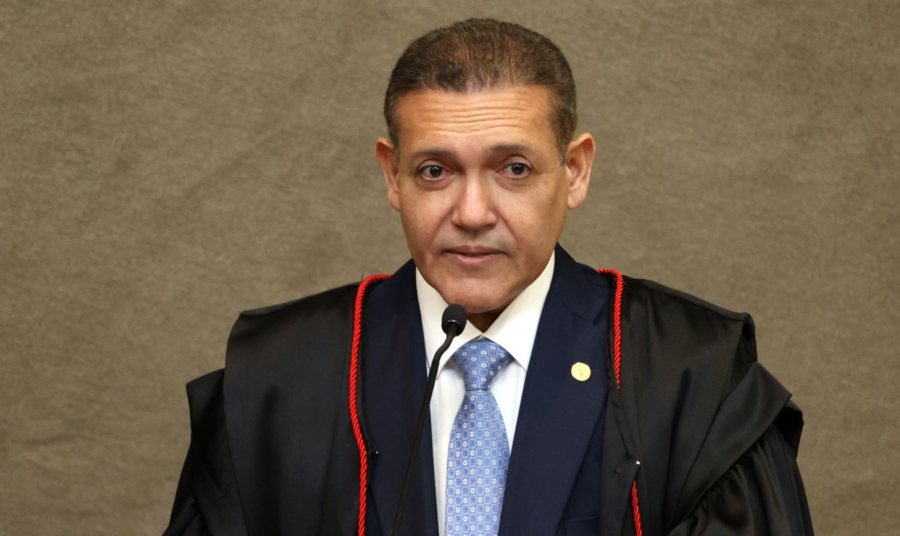 Nunes pede parecer da PGR sobre revisão da condenação de Bolsonaro