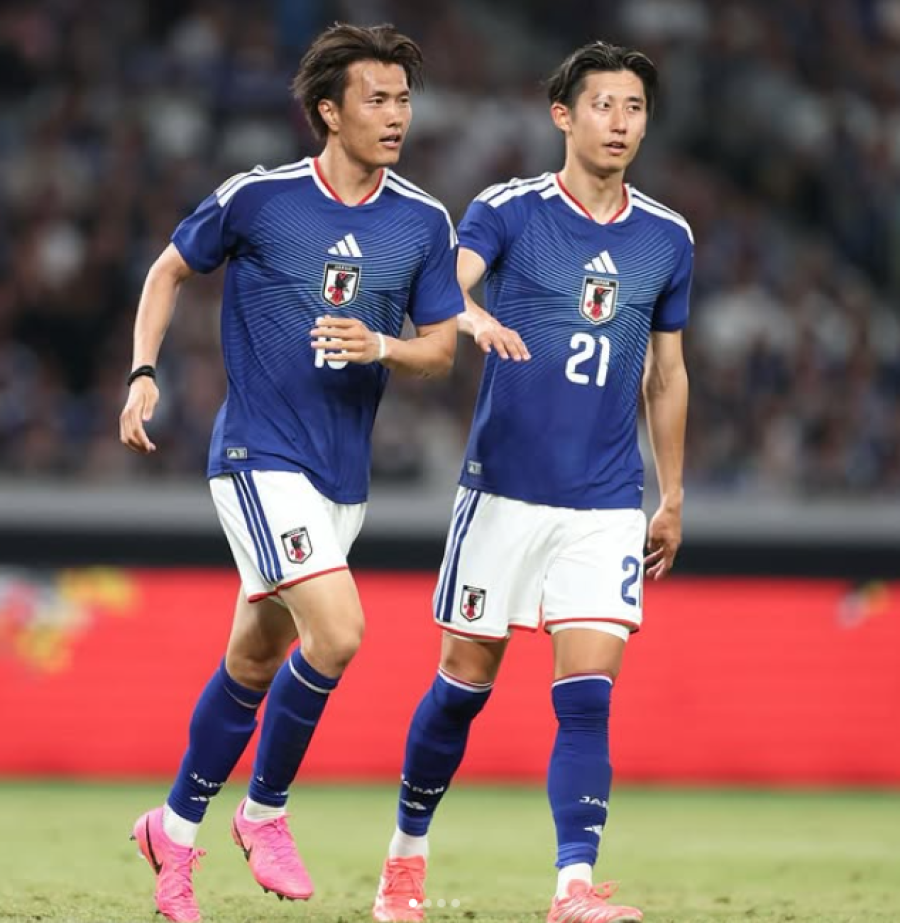 Japão vence Islândia após punição por nova regra de substituição