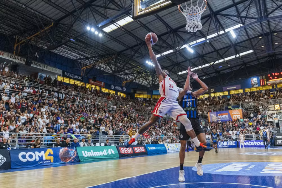 Franca vence Pinheiros e conquista pentacampeonato seguido do NBB