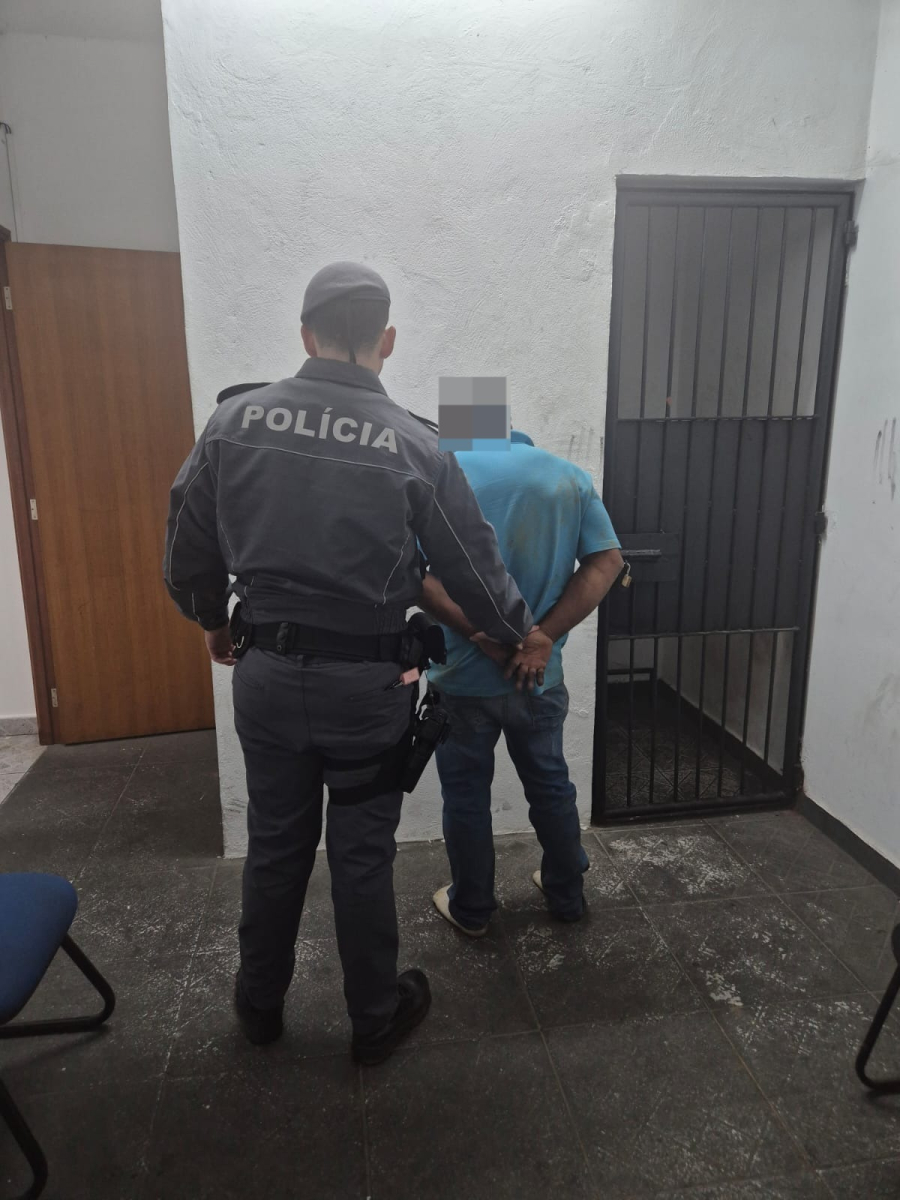 Filho salva mãe de agressões do pai; Vítima foi agredida com socos e chutes