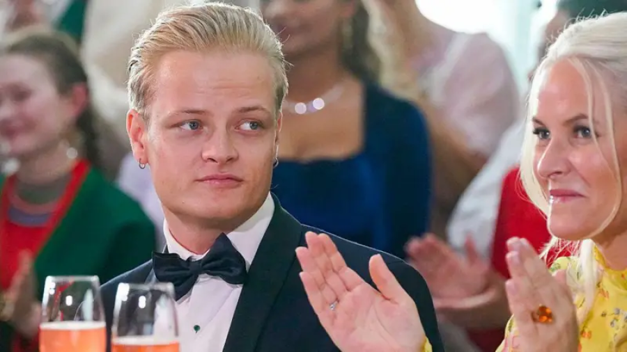 Filho da princesa herdeira da Noruega é condenado a 4 anos de prisão
