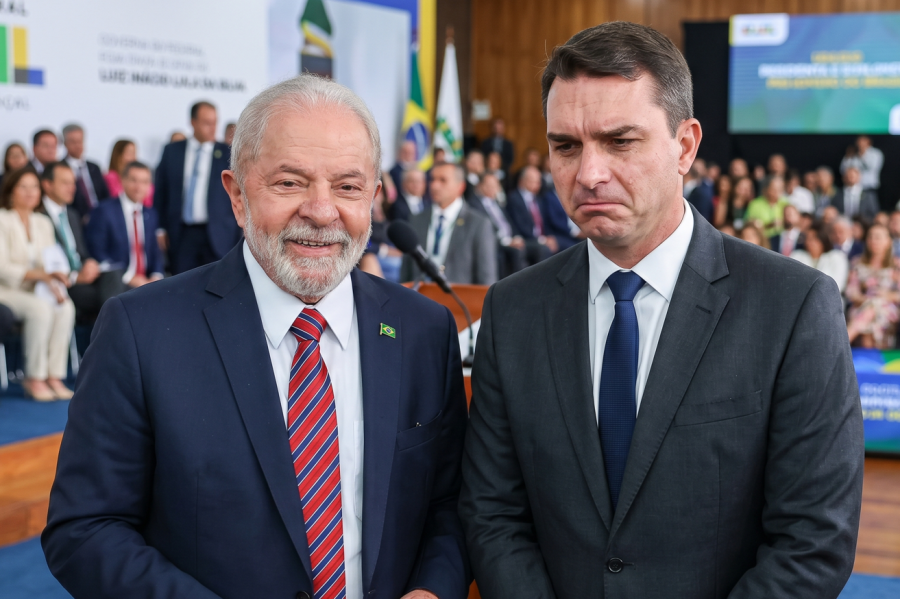 Lula mantém vantagem com 41% no 1º turno contra 31% de Flávio