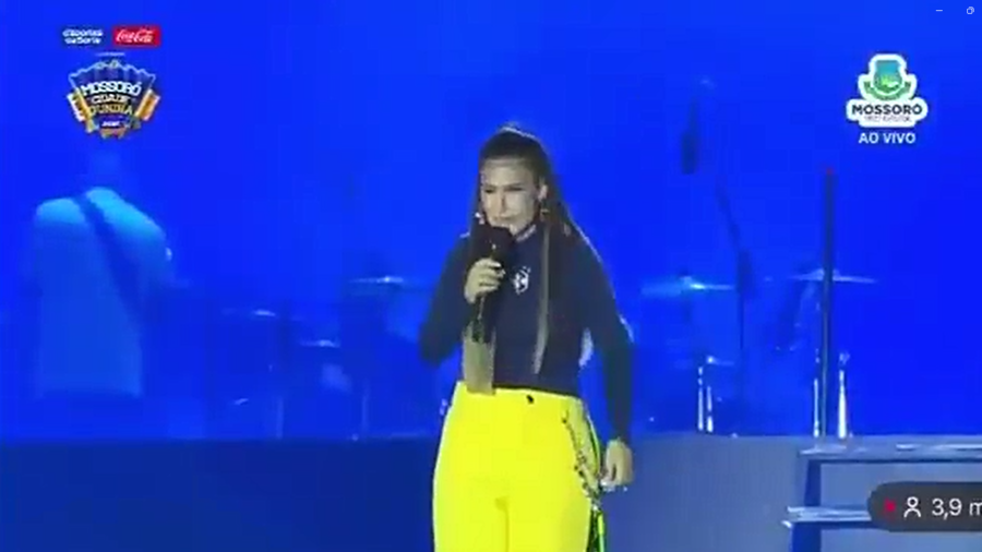 Simone interrompe show ao ter dor de barriga