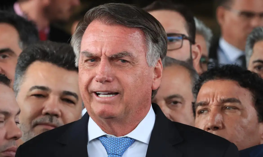 Moraes autoriza defesa de Bolsonaro a acompanhar depoimento sobre arma