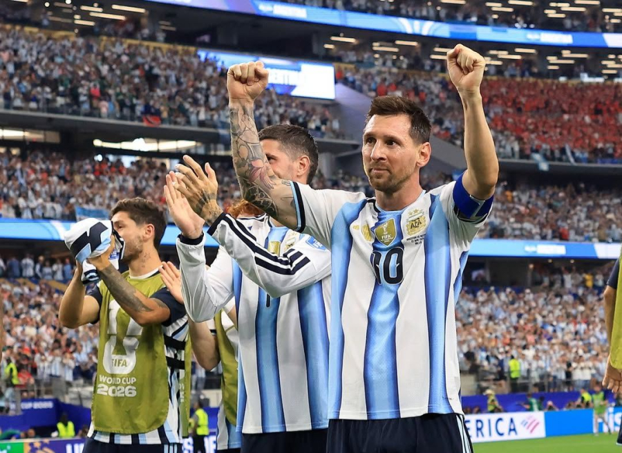 Messi marca dois e classifica Argentina; França e Noruega também vencem