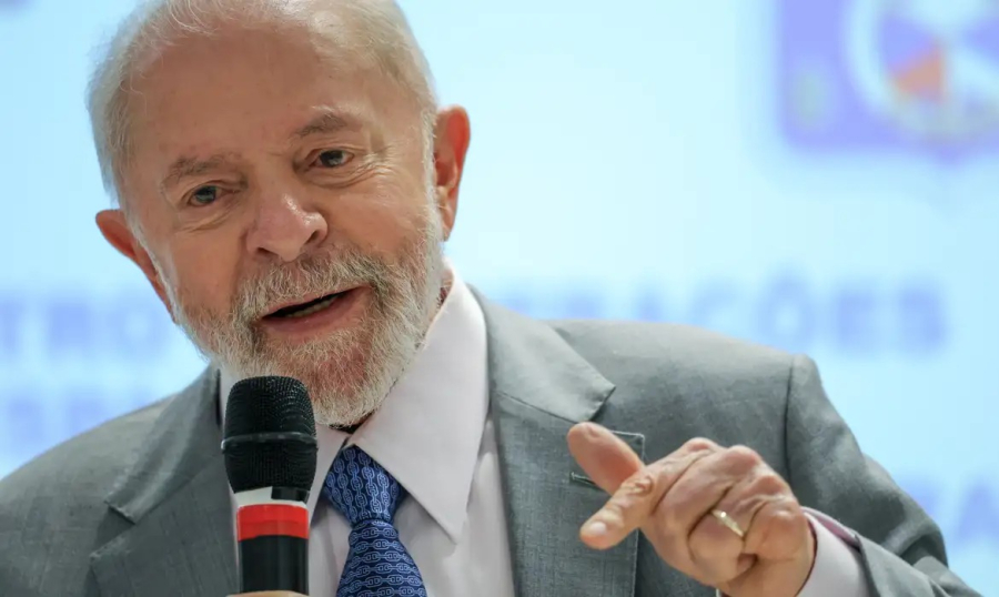  Lula volta a zombar de Neymar e cobra resultado: “Tem que marcar gol”