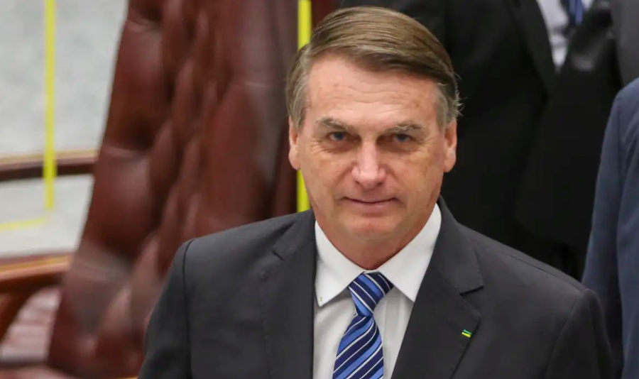 Alexandre de Moraes decide manter Bolsonaro em prisão domiciliar
