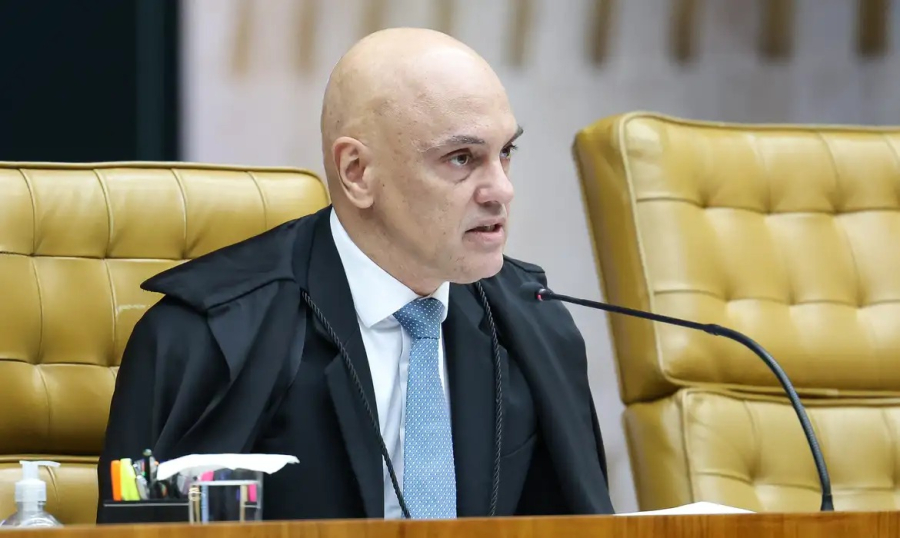 Moraes dá 10 dias para PF ouvir Flávio em caso de calúnia contra Lula
