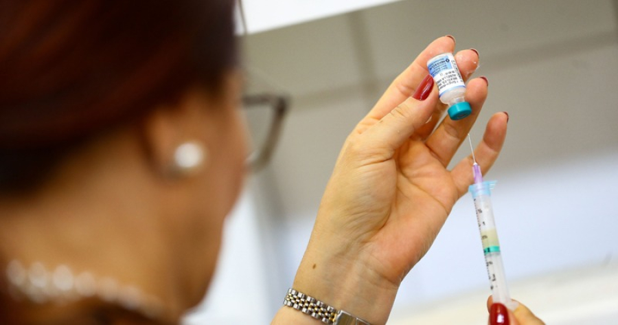 Reino Unido vai iniciar testes da vacina contra ebola em humanos 