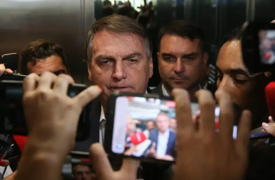 Moraes barra visitas de Flávio a Bolsonaro após vídeo com 