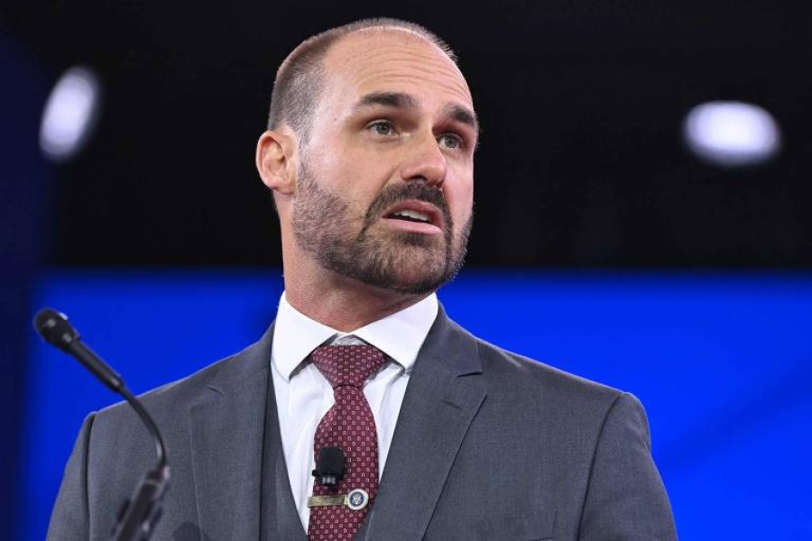 PF recomenda demissão de Eduardo Bolsonaro por abandono de cargo
