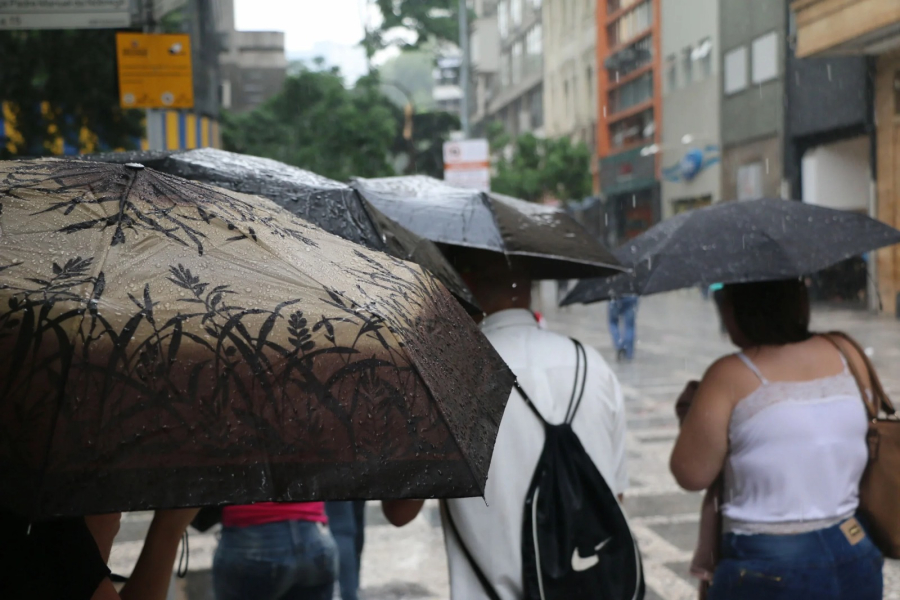 Defesa Civil alerta para frente fria com chuva em São Paulo