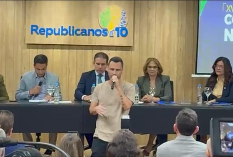 Cleitinho implora para ser candidato em MG