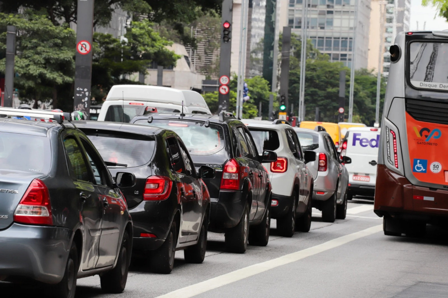 Licenciamento de veículos pode ser feito pelos canais digitais do Poupatempo