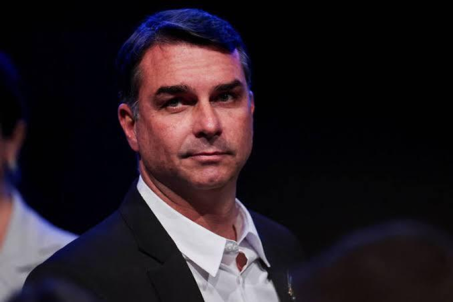Flávio Bolsonaro declara R$ 8,1 milhões em bens ao TSE