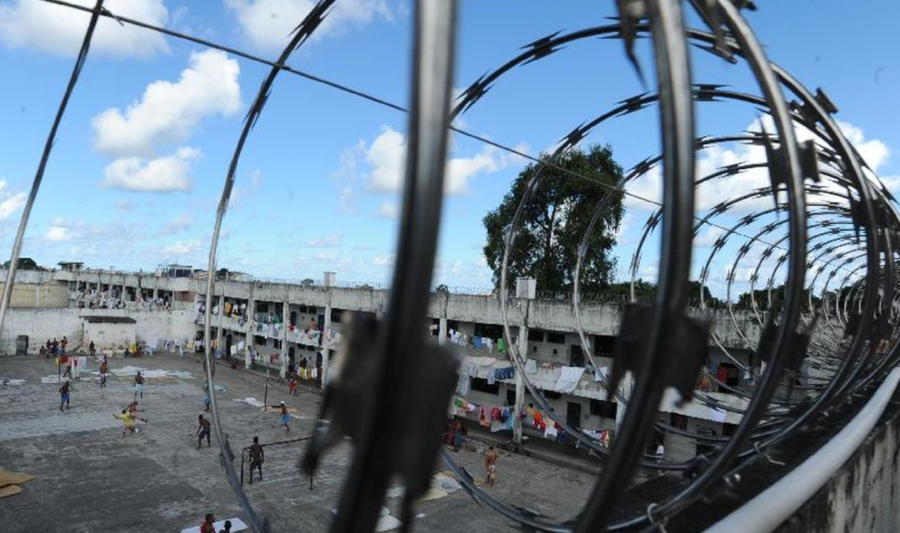 Presídios combatem entrada de itens proibidos para facções criminosas