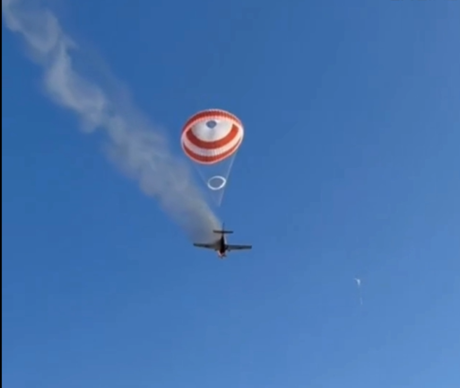 Avião ultraleve cai e pega fogo em Mateus Leme; piloto sobrevive
