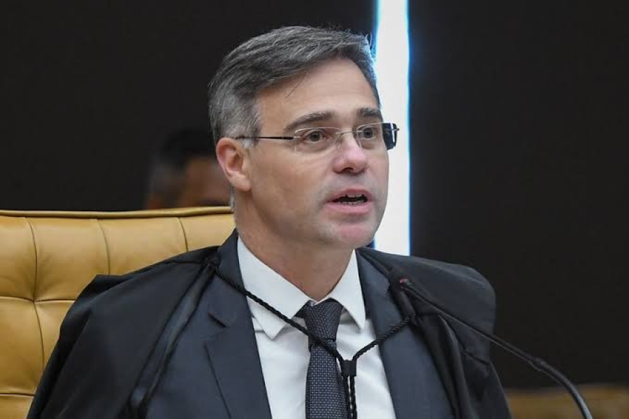 Mendonça pede a Fachin sessão do STF para discutir mensagens entre Vorcaro e Moraes apontadas pela PF