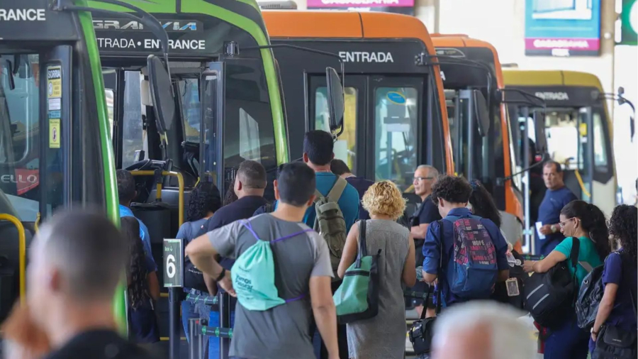 Escala 6x1: 67% apontam que jornada piora saúde mental, diz pesquisa