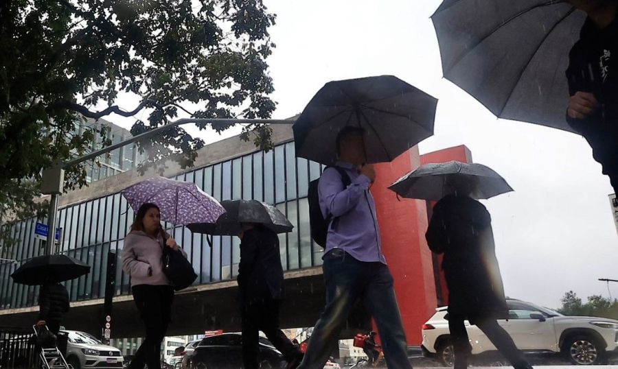 Fim de semana na capital paulista terá chuva forte e rajadas de vento