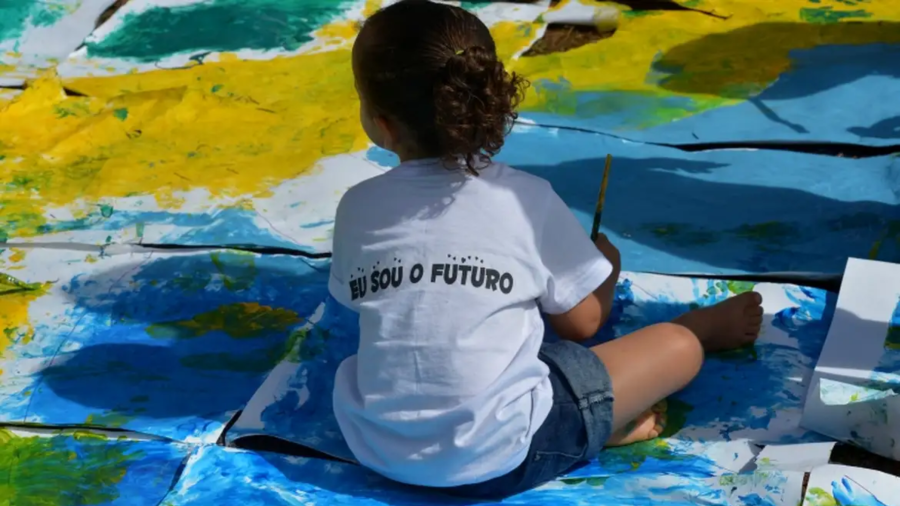Pais veem palmada como disciplina e não como violência, alerta Unicef