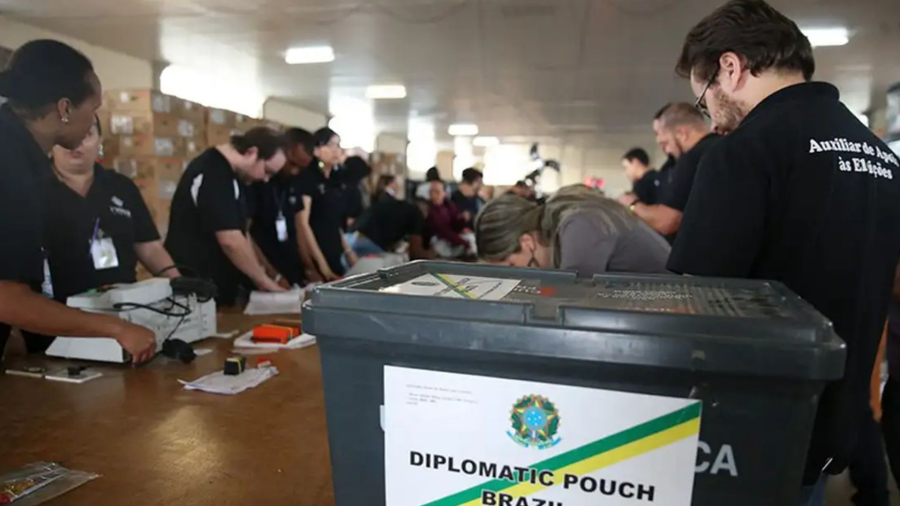 Quase 1 milhão de brasileiros no exterior poderão votar nas eleições