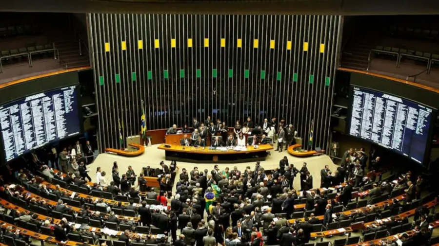 Centrão se alinha à direita e passa a defender impeachment de ao menos um ministro do STF