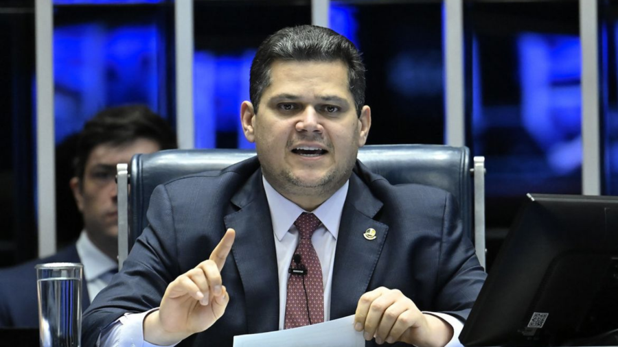 Alcolumbre anuncia sessões para discutir e votar fim da escala 6x1